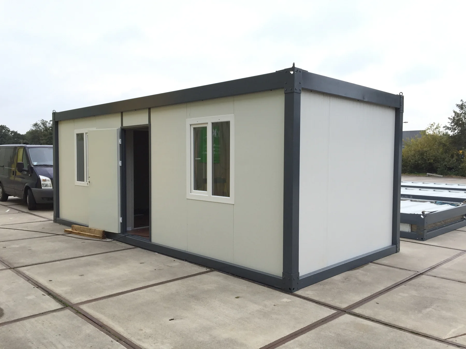 Alternative elevation of a completed Assen modular unit